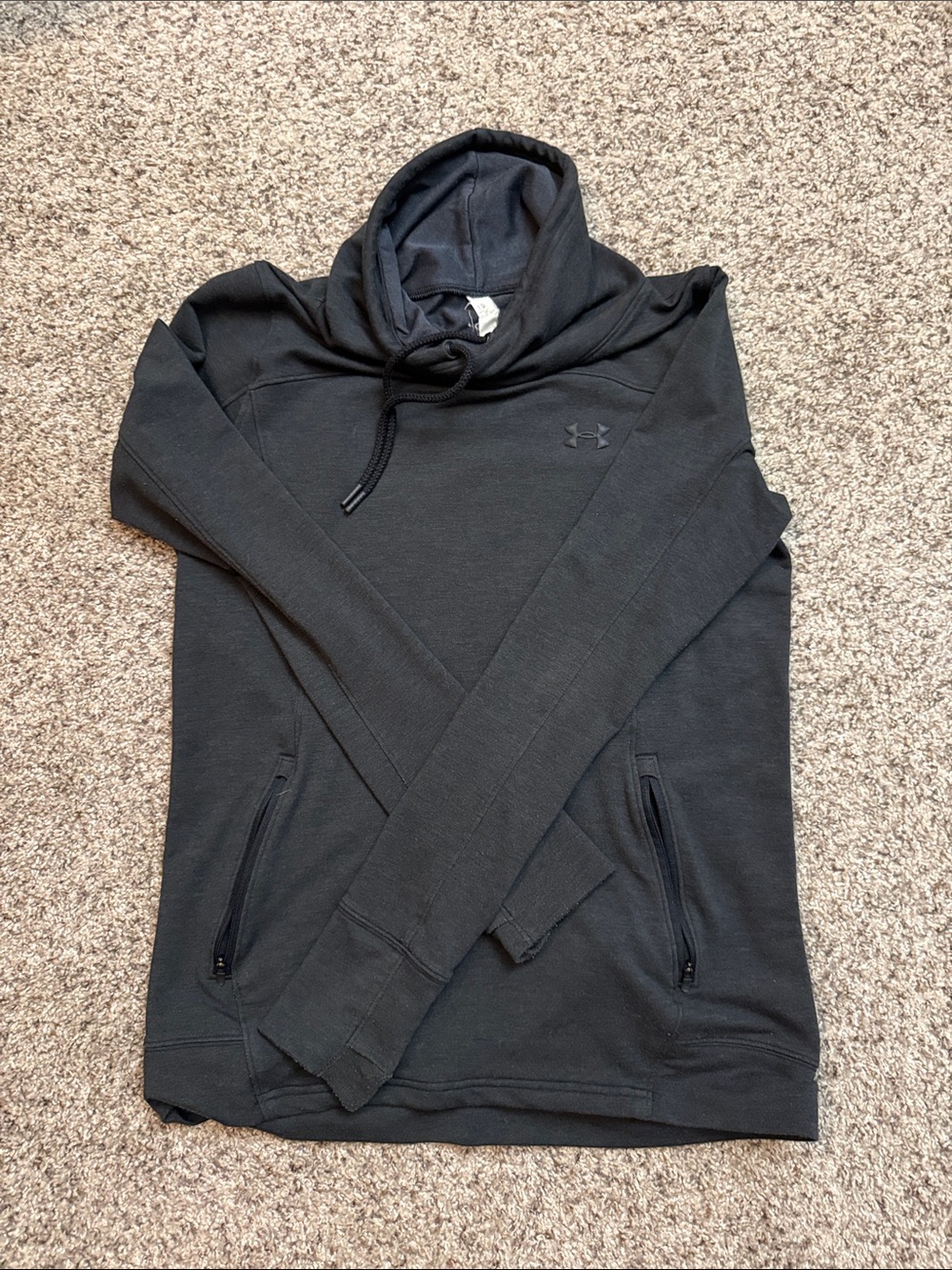 Under Armour Women’s Fitted Black Hoodie Pullover with Zippered Pockets